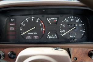 SR5 Instrument cluster